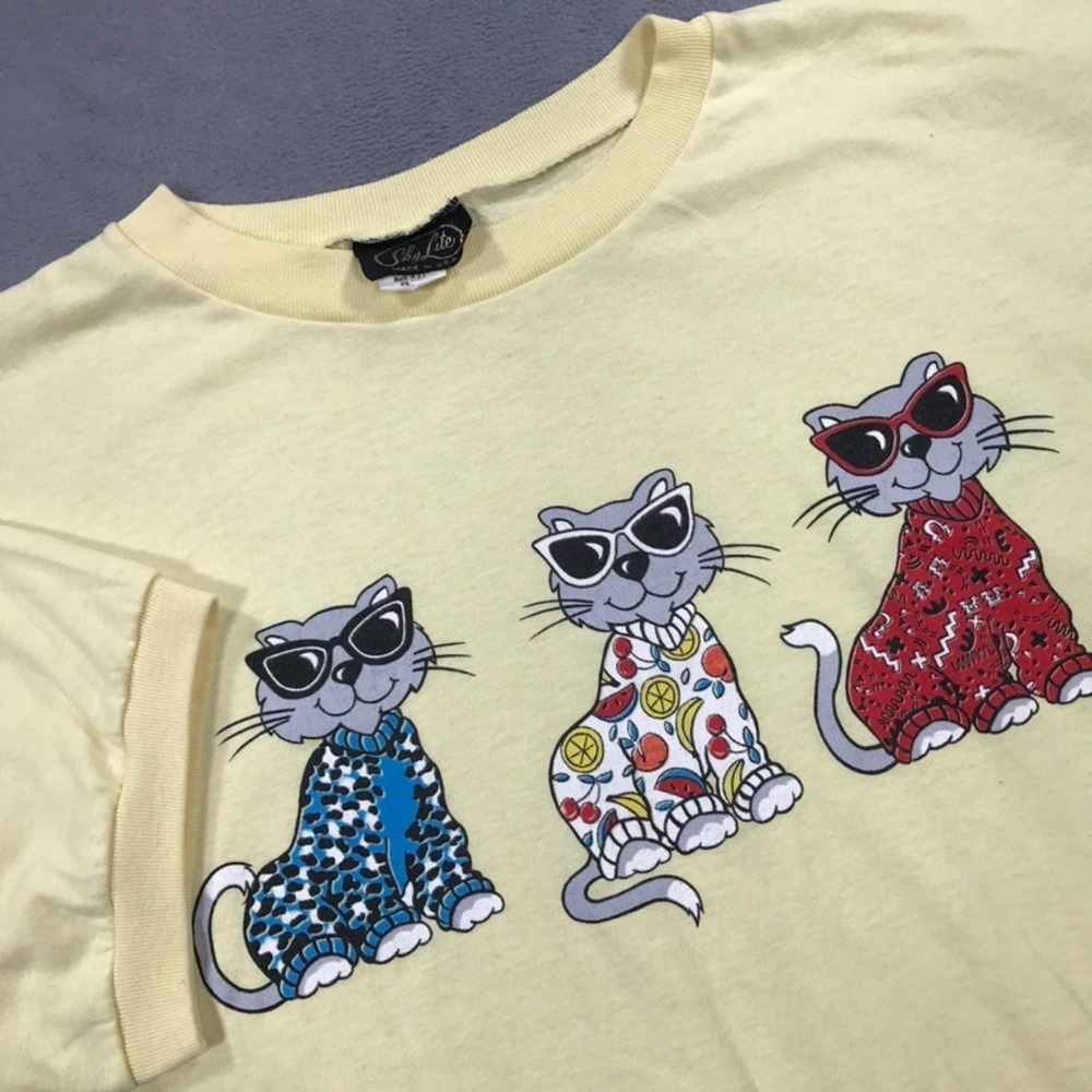 Vintage 90s Cat T Shirt Womens 44 Yellow Oversized Pajama Cats Short Sleeve USA